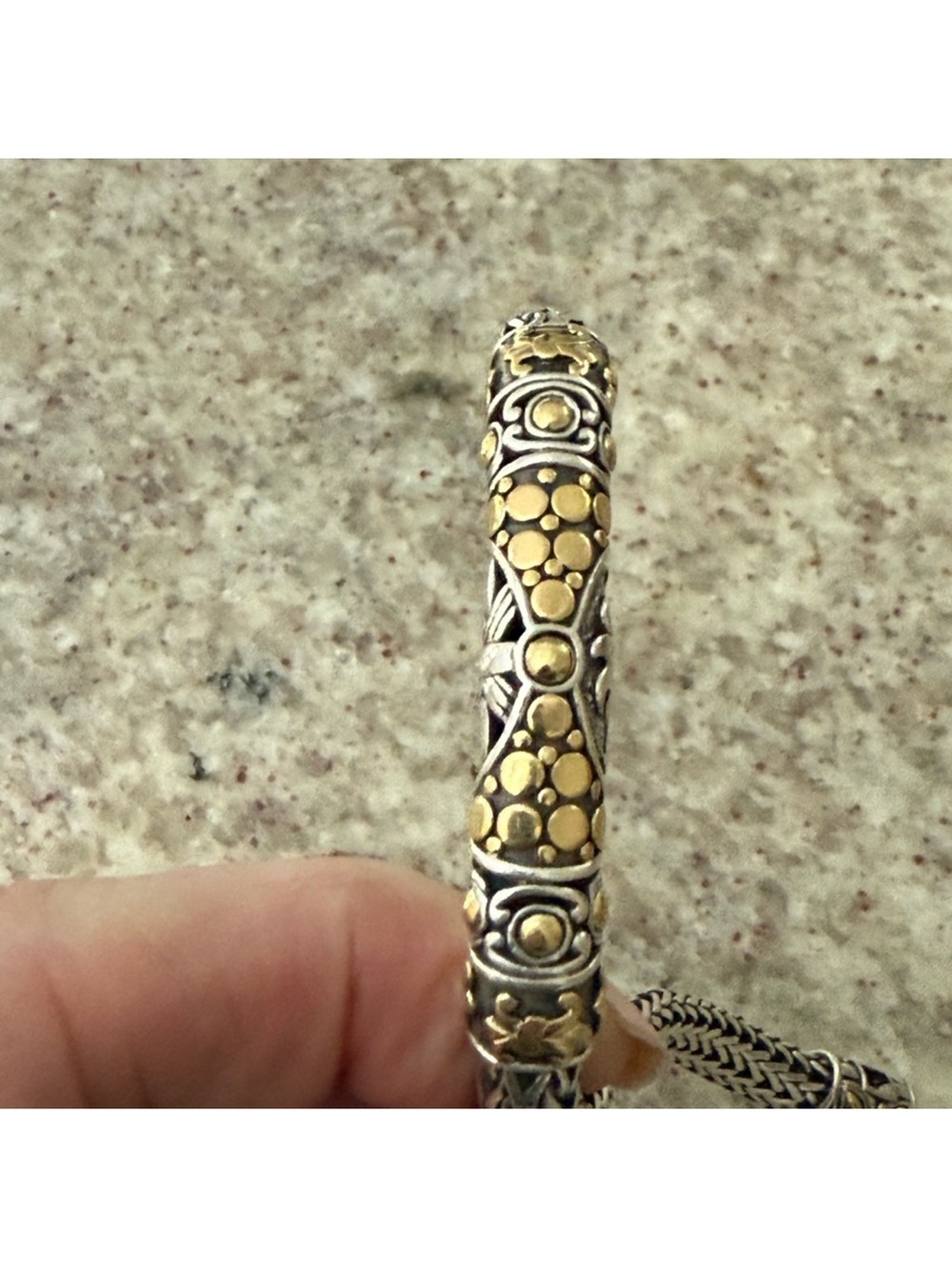 John hardy jaisalmer 18k and silver dot bracelet in great condition 7.5”